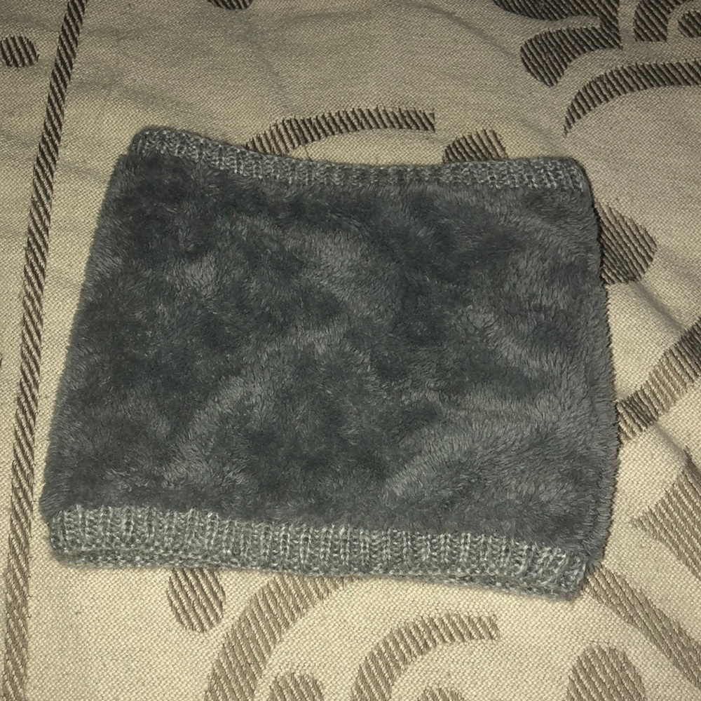 Scarf - Picture 2 of 3